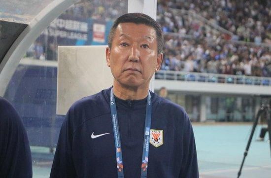 波切蒂诺在赛前发布会上确认，球队中场恩佐因为患有疝气身体不适，将会缺席本周英超同狼队的比赛。